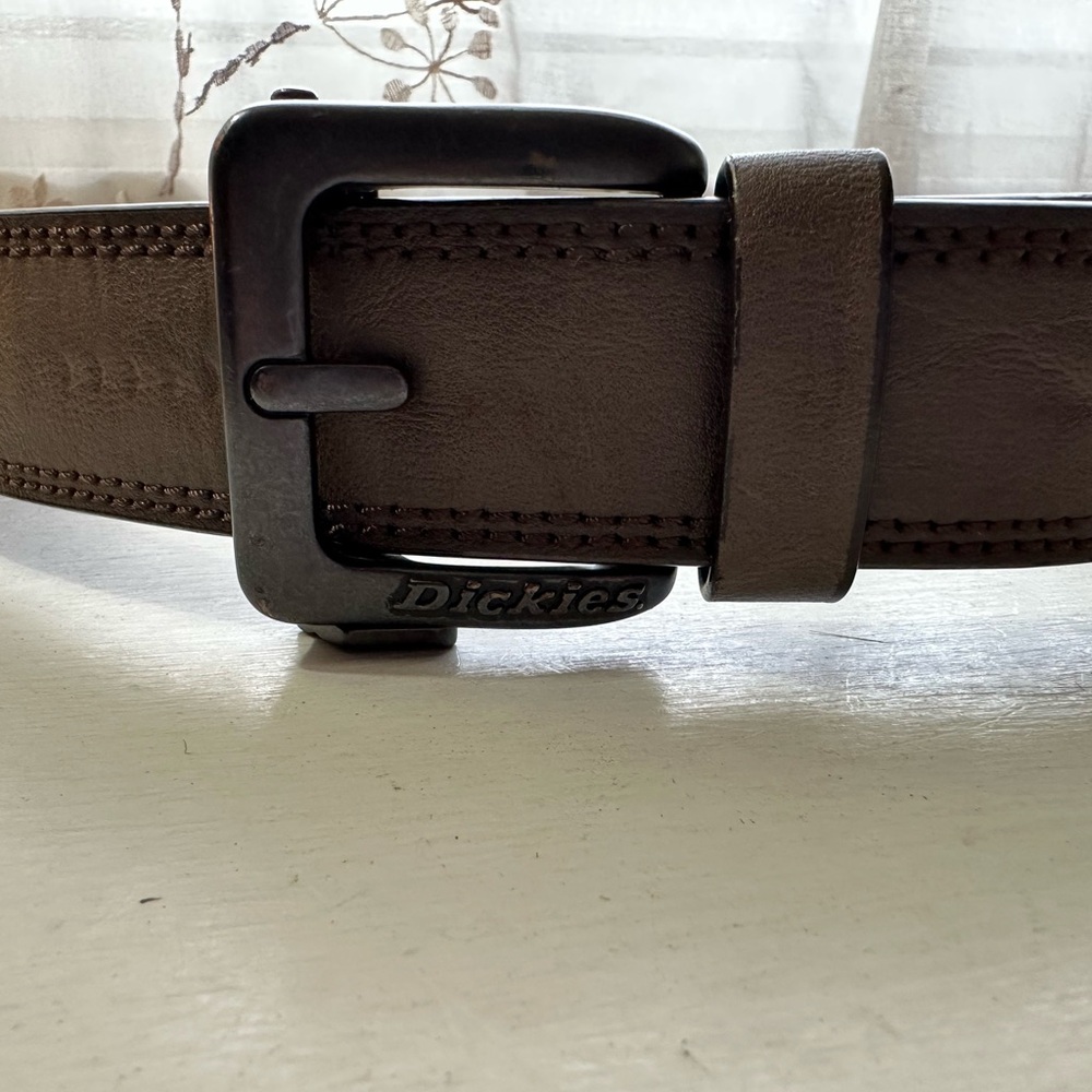 Dickies Brown Leather Ratchet Click Belt